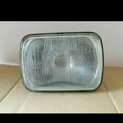 โคมไฟหน้าสี่เหลี่ยมใหญ่ พร้อมหลอดH4 จากเชียงกง แบรนด์ Koito แท้ made in Japan