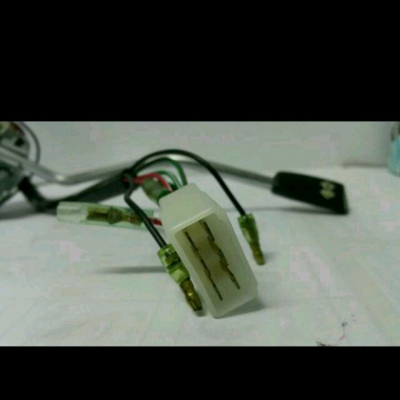 สวิตซ์ยกเลี้ยว รถสิบล้อNissan CW30 ของใหม่ แท้ made in Japan