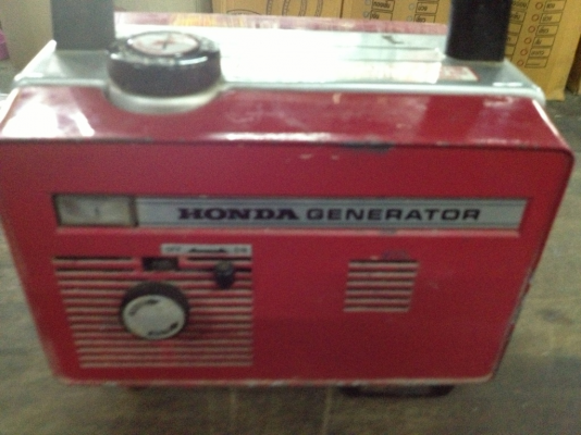 ขายเครื่องปั่นไฟ 220V . เครื่องยนต์ 4 จังหวะ เก่าญี่ปุ่นครับ ตามสภาพ ไปทำเองครับสตาร์ทไม่ติด