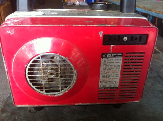 ขายเครื่องปั่นไฟ 220V . เครื่องยนต์ 4 จังหวะ เก่าญี่ปุ่นครับ ตามสภาพ ไปทำเองครับสตาร์ทไม่ติด