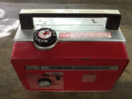 ขายเครื่องปั่นไฟ 220V . เครื่องยนต์ 4 จังหวะ เก่าญี่ปุ่นครับ ตามสภาพ ไปทำเองครับสตาร์ทไม่ติด