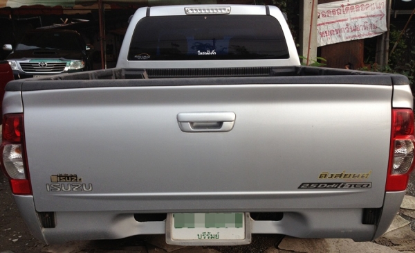 ขายแล้วครับ  Dmax Gold Series ปี08 ขอบคุณทุกสายคับ