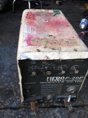 ตู้เชื่อม อินเวอร์เตอร์ สภาพภายนอกเก่าแต่ ภายใน สวยครับ