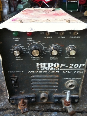 ตู้เชื่อม อินเวอร์เตอร์ สภาพภายนอกเก่าแต่ ภายใน สวยครับ