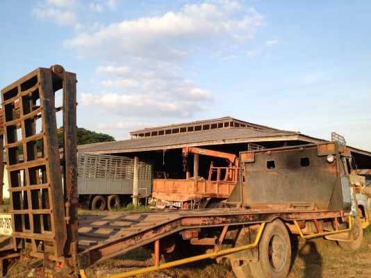 รถเกี่ยวข้าวรุ่งเจริญ รองกระสอบ