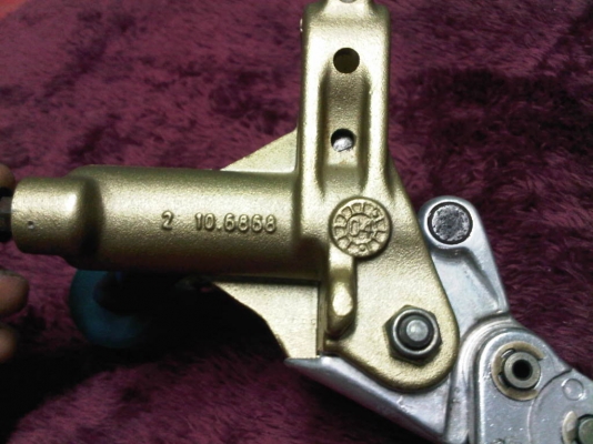 ขายปั้มบนฐานทอง Ducati