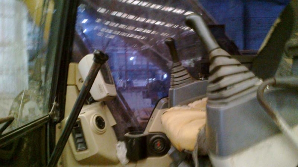 Catterpillar 320C เดิม ๆ ทุกอย่างโอเค อ่อนที่เฟรมนิดหน่อยนอกนั้นได้หมด