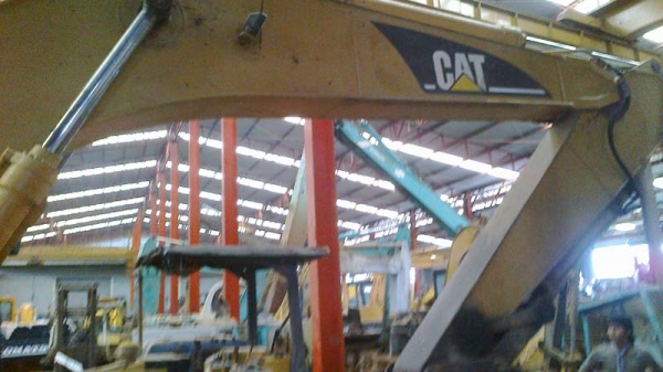 Catterpillar 320C เดิม ๆ ทุกอย่างโอเค อ่อนที่เฟรมนิดหน่อยนอกนั้นได้หมด