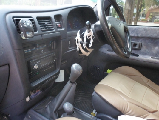 4 ประตู 4WD TOYOTA 2.5 สภาพสวยๆๆ