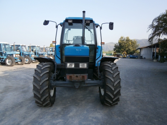 ขายรถไถฟอร์ด 7740 NEWHOLLAND เก่านอกจากยุโรป