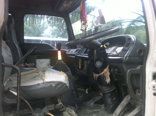 รถอิซูซุ 10 ล้อ หัวลาก  FXZ 270 แรงม้า ปี 45  ( ขายแม่ลูก ) สนใจติดต่อ 081-6079515