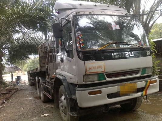 รถอิซูซุ 10 ล้อ หัวลาก  FXZ 270 แรงม้า ปี 45  ( ขายแม่ลูก ) สนใจติดต่อ 081-6079515