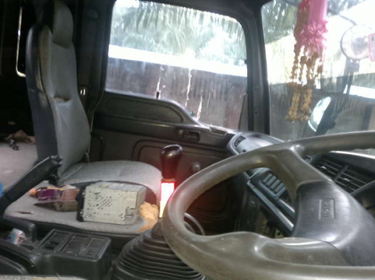 รถอิซูซุ 10 ล้อ หัวลาก  FXZ 270 แรงม้า ปี 45  ( ขายแม่ลูก ) สนใจติดต่อ 081-6079515