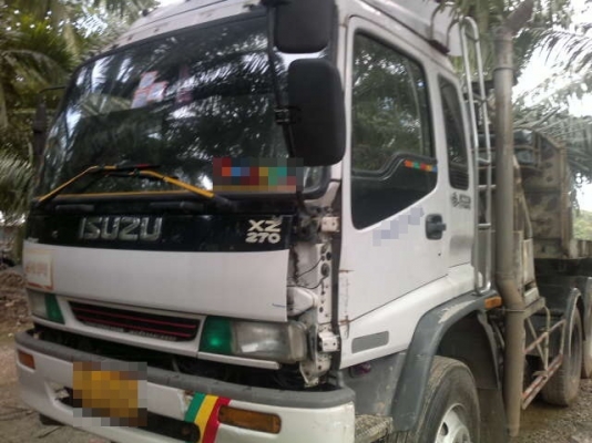 รถอิซูซุ 10 ล้อ หัวลาก  FXZ 270 แรงม้า ปี 45  ( ขายแม่ลูก ) สนใจติดต่อ 081-6079515