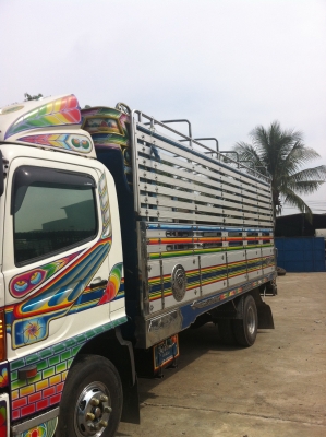 HINO MEGA ปี 2550 175 แรง ยาว 5.50 เมตร กะบะปีเนียมกุสแตนเลส ยางเรนเดียนเต็ม สภาพพร้อมใช้งาน