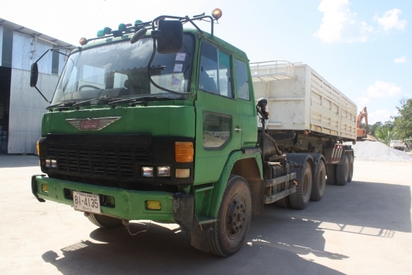 หัวลาก10ล้อhino fn288 พร้อมหางโลเบส หางดั้ม7.5ม 3อย่าง1330000 หัวลาก10ล้อhino fn288 พร้อมหางโลเบส หางดั้ม7.5ม 3อย่าง1330000