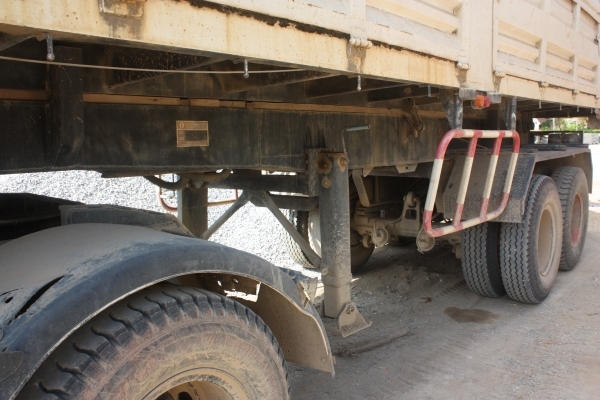 หัวลาก10ล้อhino fn288 พร้อมหางโลเบส หางดั้ม7.5ม 3อย่าง1330000 หัวลาก10ล้อhino fn288 พร้อมหางโลเบส หางดั้ม7.5ม 3อย่าง1330000