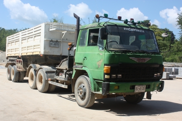 หัวลาก10ล้อhino fn288 พร้อมหางโลเบส หางดั้ม7.5ม 3อย่าง1330000 หัวลาก10ล้อhino fn288 พร้อมหางโลเบส หางดั้ม7.5ม 3อย่าง1330000