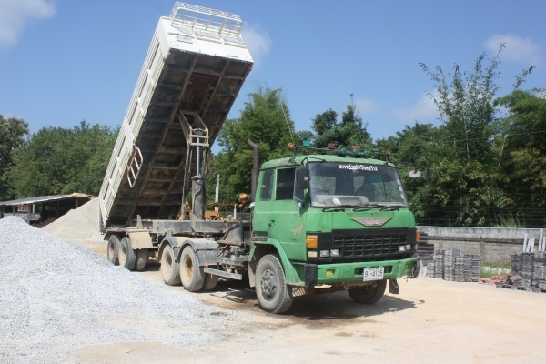 หัวลาก10ล้อhino fn288 พร้อมหางโลเบส หางดั้ม7.5ม 3อย่าง1330000