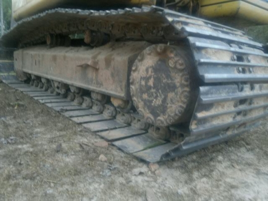 ขายรถแบคโฮ KOMATSU PC 200-6 ซ๊เรียล 9xxxx ก่วาเครื่องเดิมปั้มเดิมไฟฟ้าครบโซ่หนาเอวแน่นเอกสารเล่มทะเบียน