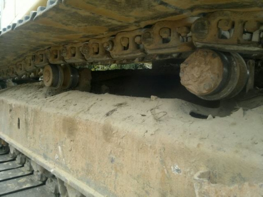 ขายรถแบคโฮ KOMATSU PC 200-6 ซ๊เรียล 9xxxx ก่วาเครื่องเดิมปั้มเดิมไฟฟ้าครบโซ่หนาเอวแน่นเอกสารเล่มทะเบียน