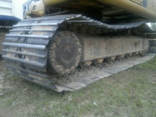 ขายรถแบคโฮ KOMATSU PC 200-6 ซ๊เรียล 9xxxx ก่วาเครื่องเดิมปั้มเดิมไฟฟ้าครบโซ่หนาเอวแน่นเอกสารเล่มทะเบียน