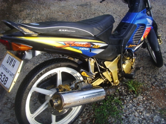 นายหมูแปลงยาวขาย  Honda  sonic สตาร์ทมือเครื่อ'งดีสีสวยราคา  17900