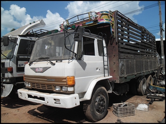 สิบล้อฮีโน่ F17 รถล่อง เพลาเดียว สภาพสวยๆ