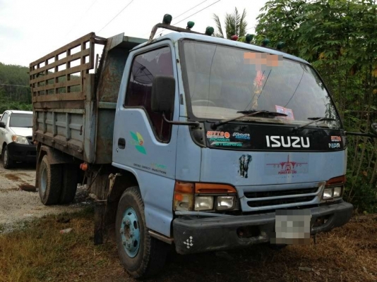 รถอิซูซุ 6 ล้อดั๊ม NPR 120 แรงม้า  สนใจติดต่อ 081-6079515
