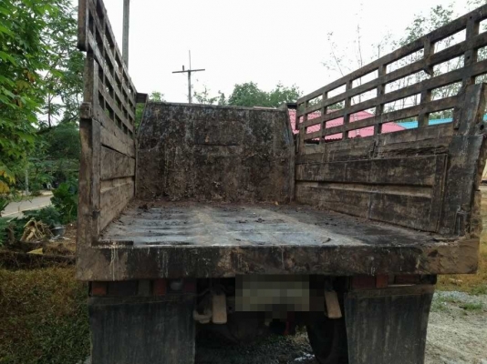 รถอิซูซุ 6 ล้อดั๊ม NPR 120 แรงม้า  สนใจติดต่อ 081-6079515