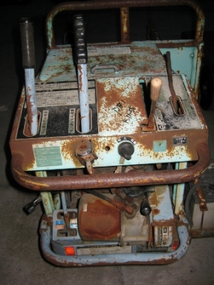 ขาย-รถบรรทุกตีนตะขาบ HANIX เครื่องยนต์ดีเซล 1 สูบ ยกดั๊มแบบไฮโดรลิก สตาร์ทได้ 2 ระบบมือสองญี่ปุ่น