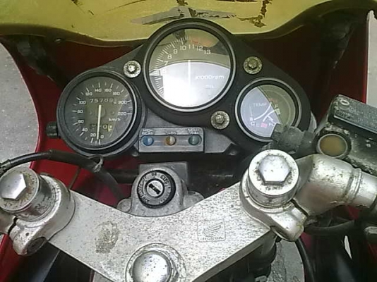 NSR150RRพรบ ภาษี หมด 20 พ.ย.2556รถชื่อผมเองครับ เครื่องดี วาวล์ดี ราคา 10500บาท