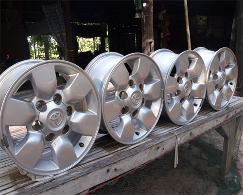 ล้อแมกวีโก้ขอบ15 4x4 ตัวเก่าสภาพถอดป้ายแดง