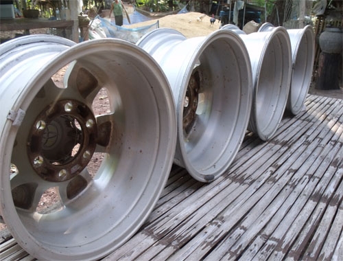 ล้อแมกวีโก้ขอบ15 4x4 ตัวเก่าสภาพถอดป้ายแดง