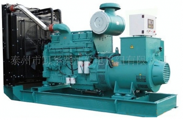 เครื่องปั่นไฟ 24 KW / 728 KW  Cummins Diesel Generator