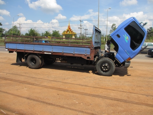 NPR71 130แรงTurbo ยาว5เมตร รถห้าง มือ1 ปี03 NPR71 130แรงTurbo ยาว5เมตร รถห้าง มือ1 ปี03