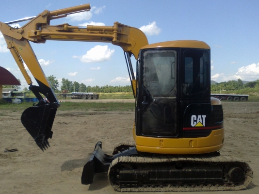 ขายรถขุดเก่านอก MITZUBISHI MM57