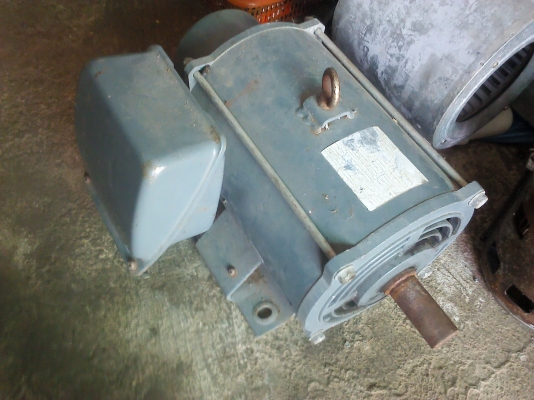 มอเตอร์ 3 hp 220V. สภาพพร้อมใช้ออกตัวแรงบิดดีมาก