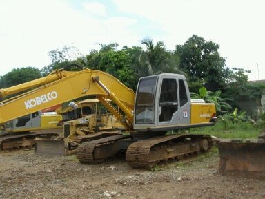 ขาย โกเบ SK200-3 / ไฟฟ้าครบ / เอกสารเล่มทะเบียน ( มี 2 คัน )