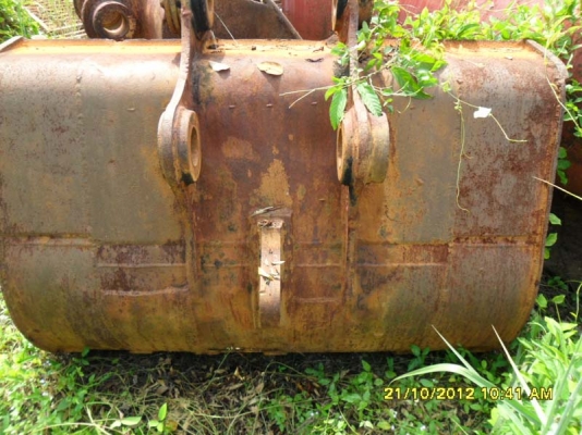 Catterpillar 320V2 บุ้งกี๋ตักของเบามีขนาดใหญ่มาก ตักได้ประมาณ 1. คิว