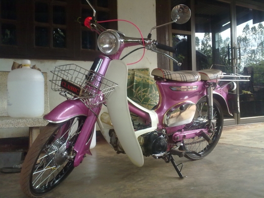 ขาย c70 สีชมพู เครื่องไนท์ 110  ครัชมือ มีเล่มเขียว 16000 ต่อรองราคากันได้คัฟ 0857482124
