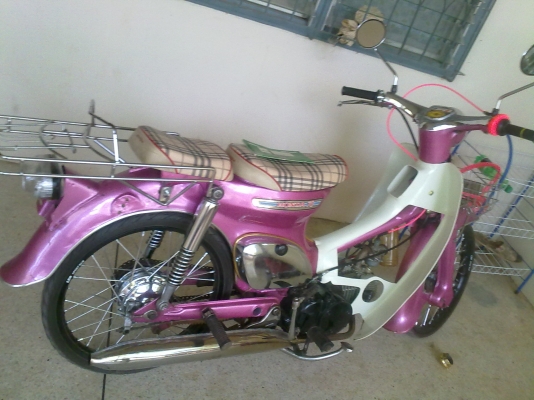 ขาย c70 สีชมพู เครื่องไนท์ 110  ครัชมือ มีเล่มเขียว 16000 ต่อรองราคากันได้คัฟ 0857482124