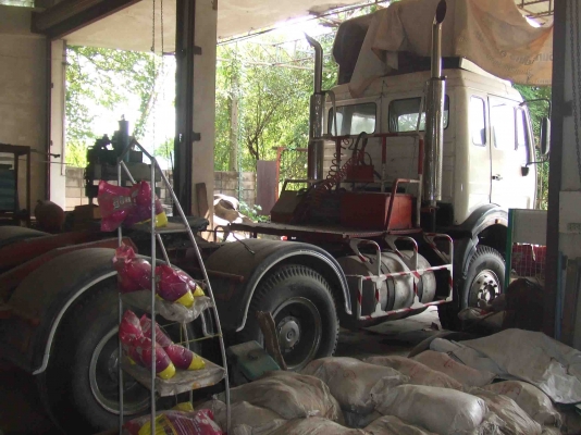 benz หัวลาก 2เพลา 8สูบ 320แรง