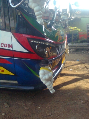 ขายรถบัส12เมตรครัซซีBENZ เครื่องPE280 ท่ออ้อม ทรงสามเส้น