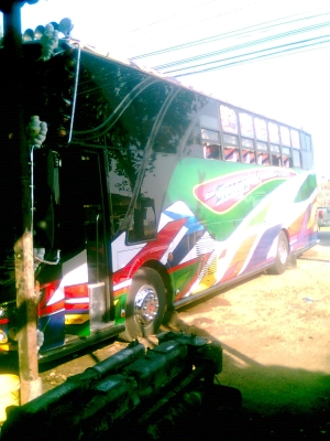 ขายรถบัส12เมตรครัซซีBENZ เครื่องPE280 ท่ออ้อม ทรงสามเส้น