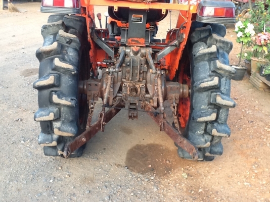 ขายคูโบต้า l2808 4 WD 2 เพลา  ราคาถูกๆมาแล้วครับ