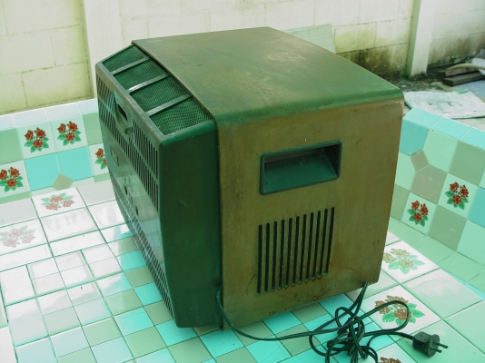 ขายด่วน ทีวีเก่าเก็บสักเครื่องอายุทีวีมากกว่าคนขาย