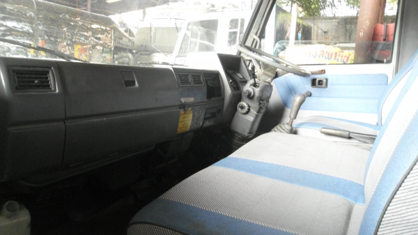 ฮีโน่ FC เครื่อง 120 แรง ปี 96 กระบะคาร์โก้มีข้างไม้เสริม ยาว 5.50 เมตร ฮีโน่ FC เครื่อง 120 แรง ปี 96 กระบะคาร์โก้มีข้างไม้เสริม ยาว 5.50 เมตร