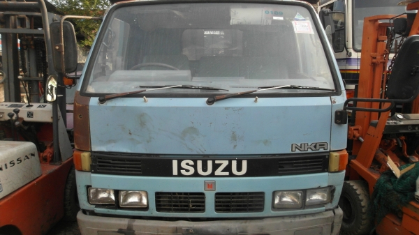 อีซูซุ  6 ล้อ NKR เครื่อง 110 แรง กระบะยาว 4.30 เมตร