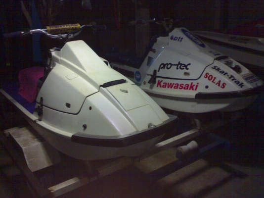 ขายเจ็ตสกีkawasaki 650 x2 กึ่งนั่งกึ่งยืน มีของแต่งหลายอย่าง เรือแรง สภาพพร้อมใช้งาน ขี่ดี เอาไว้ออกกำลังกาย